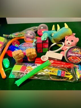 Kids Party Favor Mini Toy Lot * Fidgets Sensory * Small Prizes * 20+pc